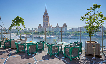 Городской сад в центре Москвы с шикарным видом на любимый город